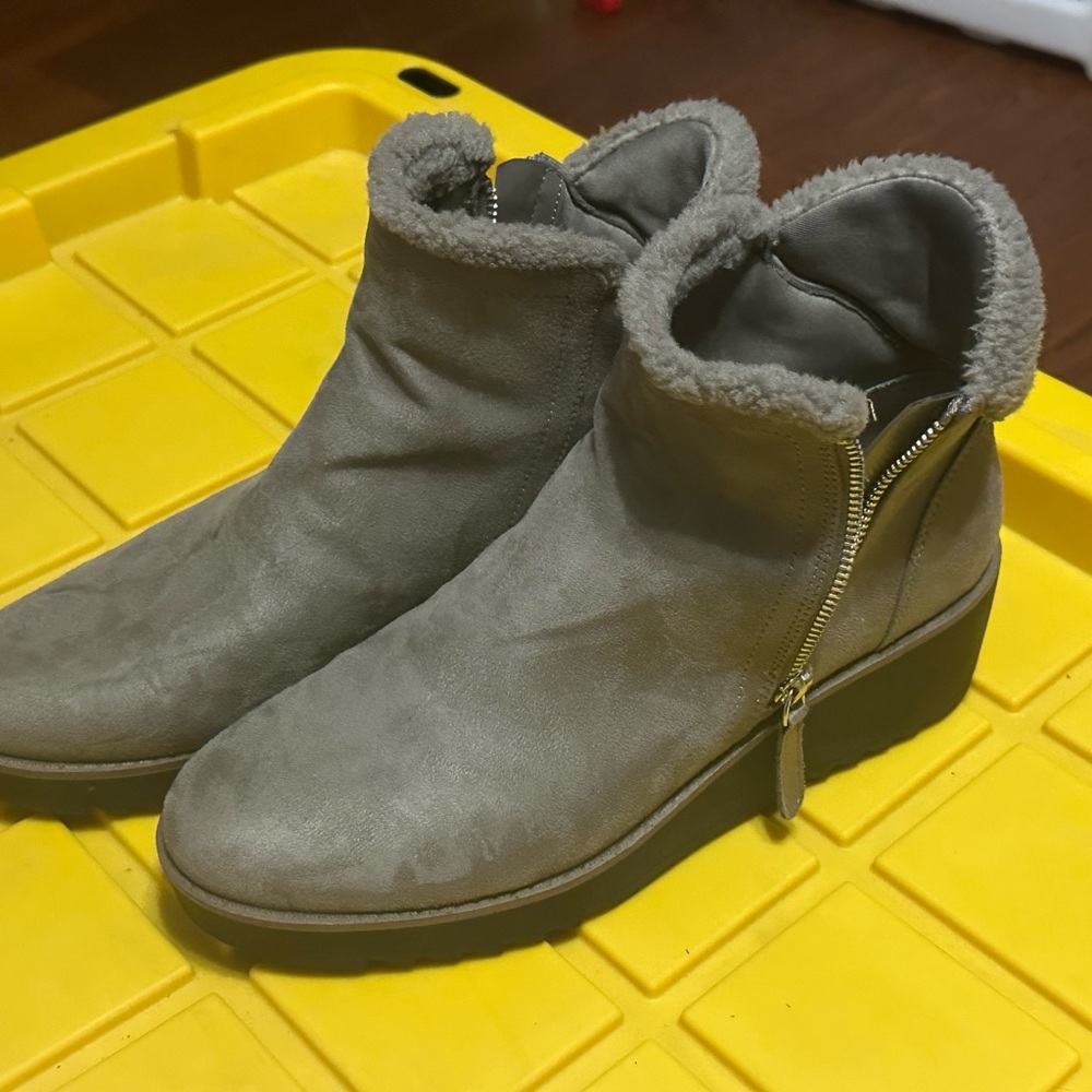 Women's Gray Ankle Boots 10
